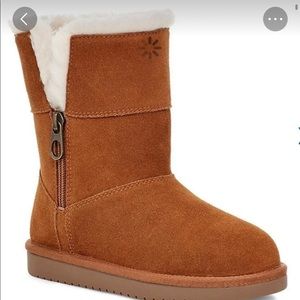 Koolaburra by UGGS kids size 4